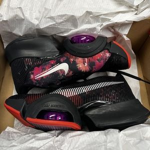 Boys nike shoes size 4